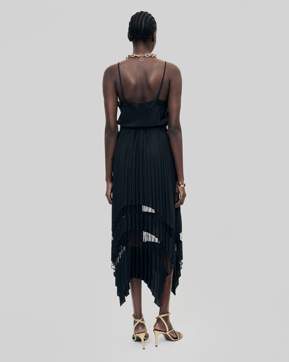 Long pleated skirt with black lace