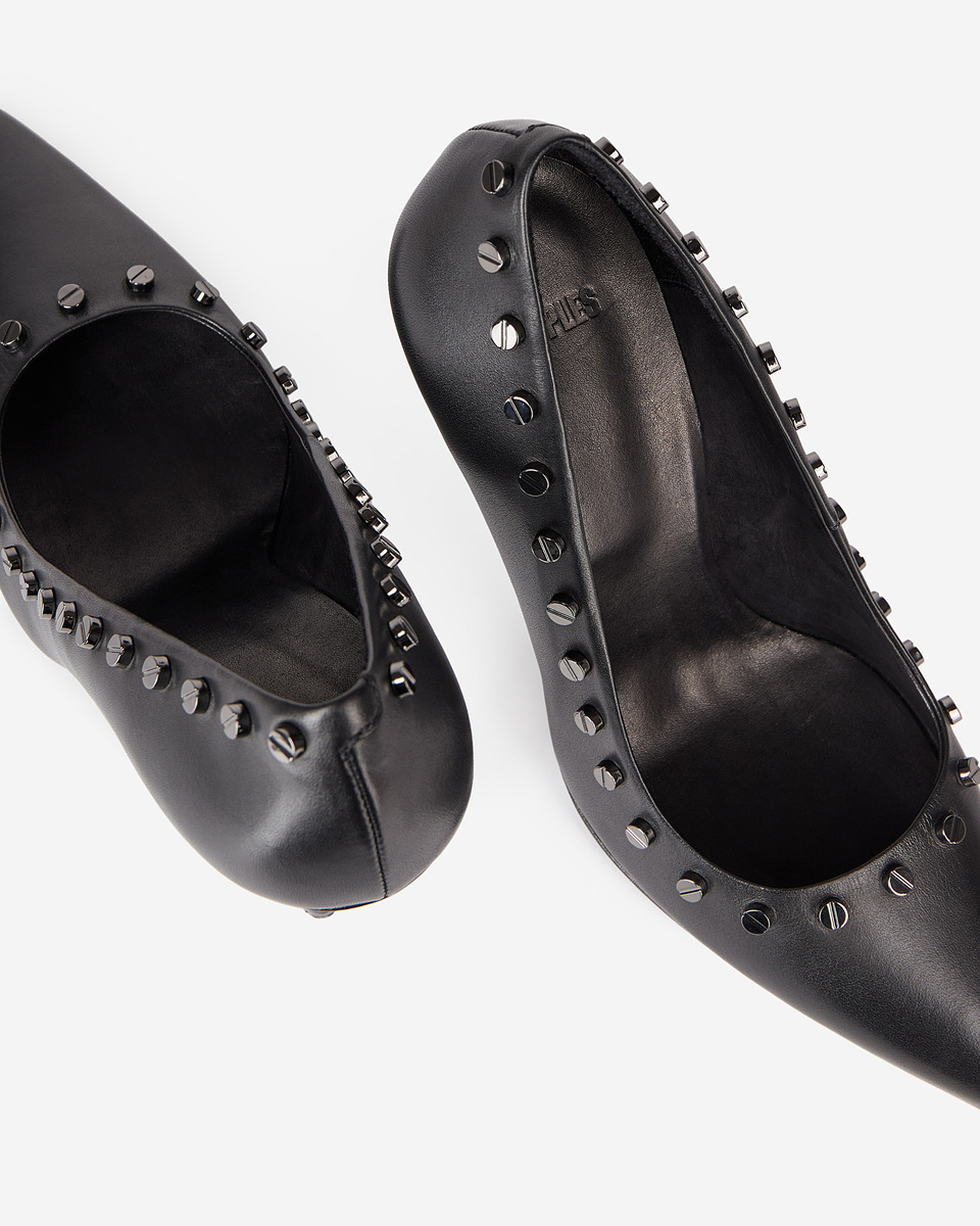 Black leather studded heeled pumps