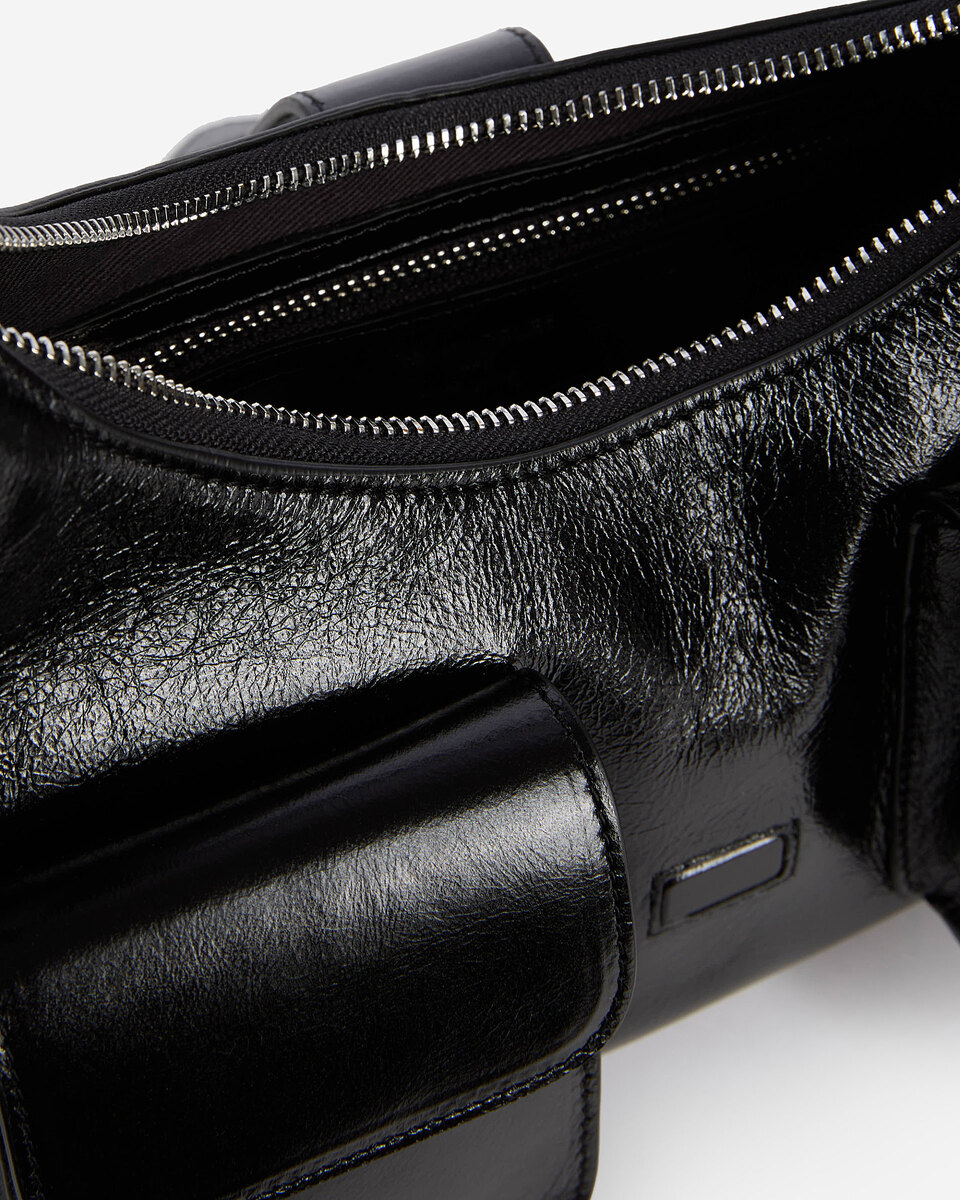 Amelia bag in black cracked leather