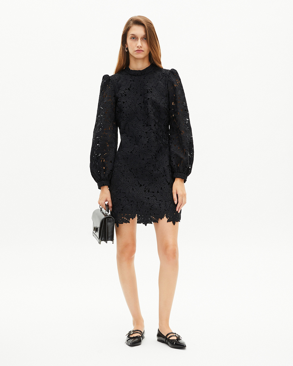Short dress in black floral lace
