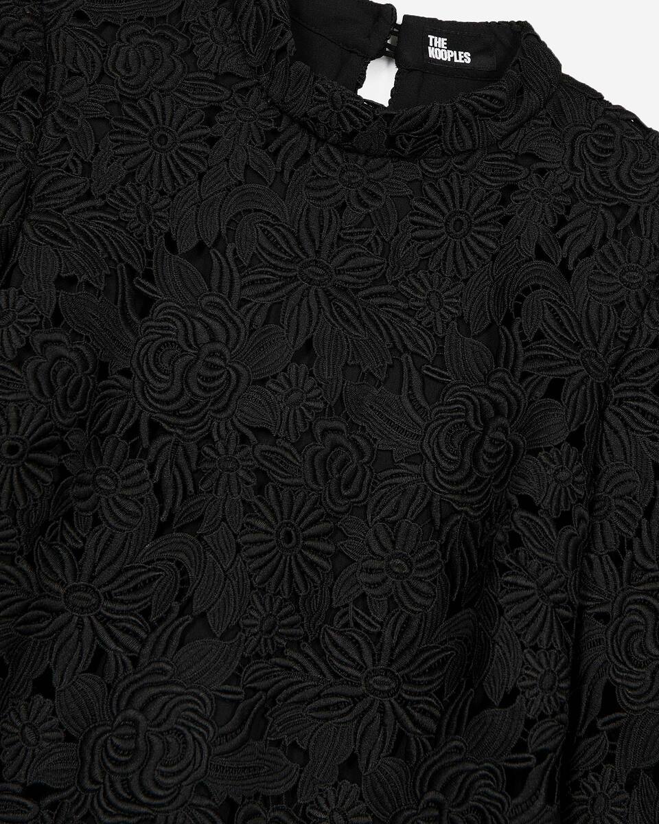 Short dress in black floral lace