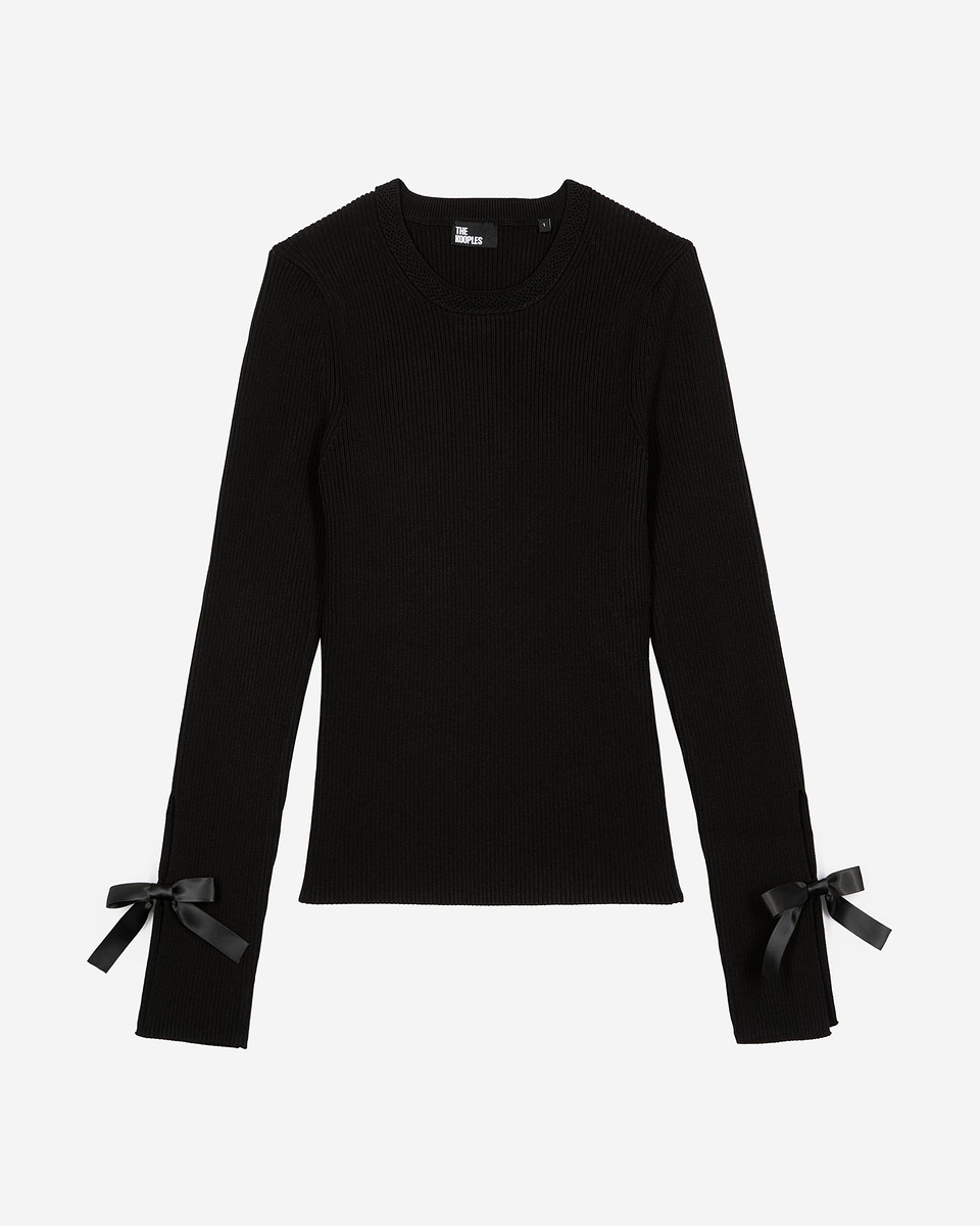 Sweater with black ribbons