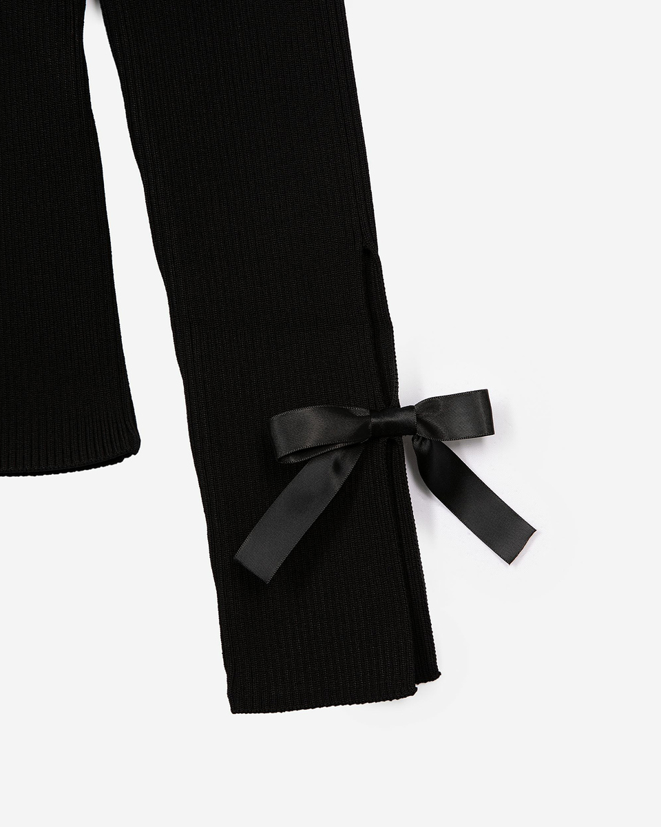 Sweater with black ribbons