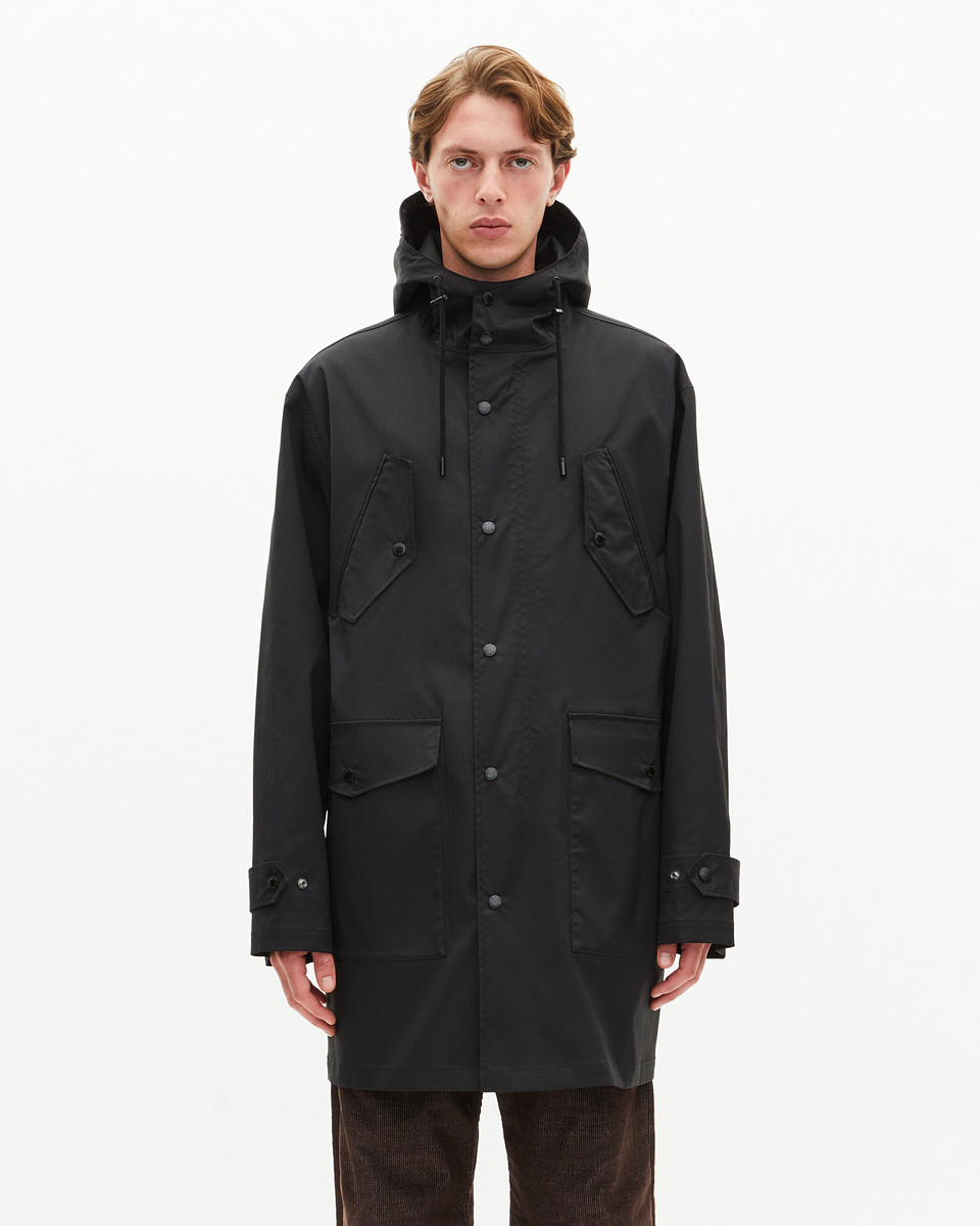 Water-repellent parka with black hood