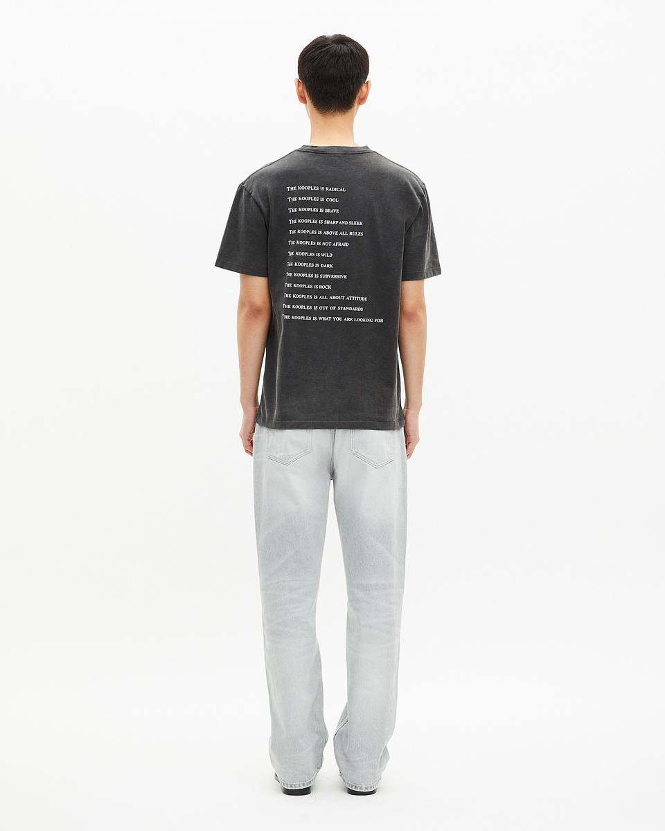 What is black T-shirt