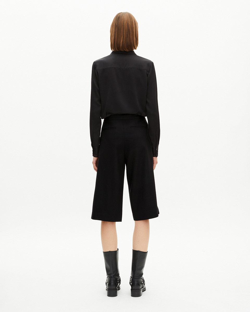 Wide-leg pants with black bridge