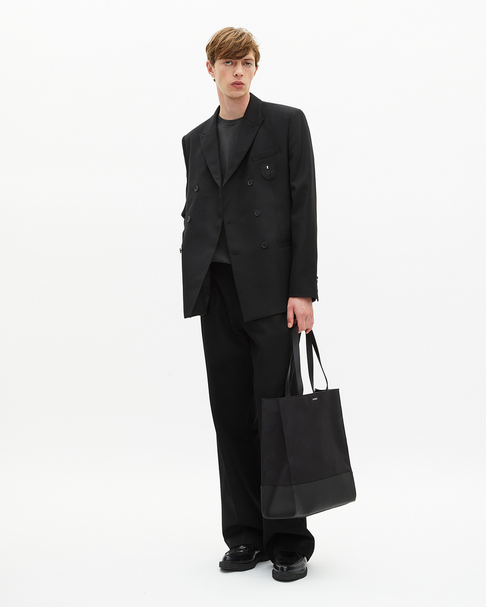 Double-breasted straight jacket with black crest