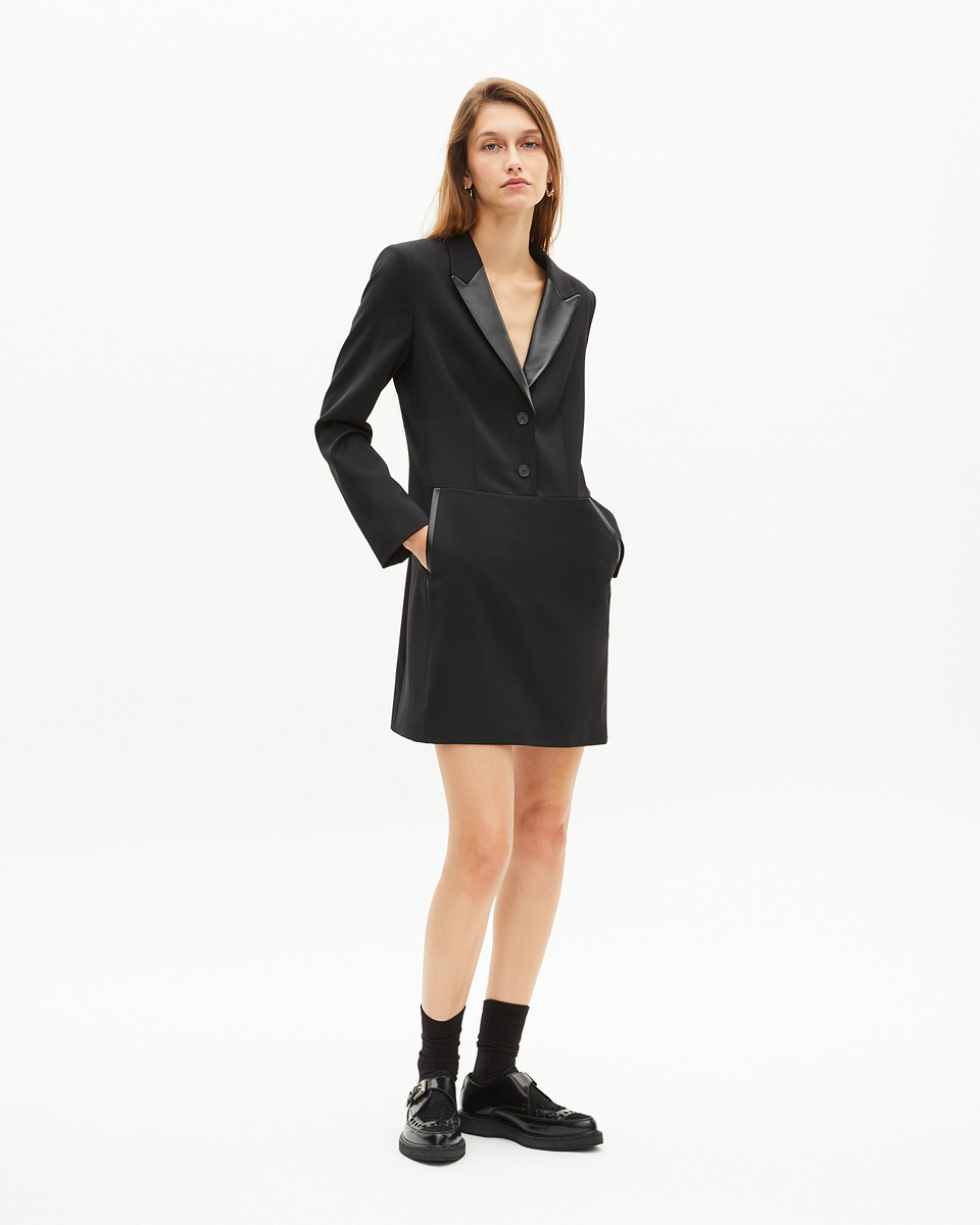 Short dress with black leather collar