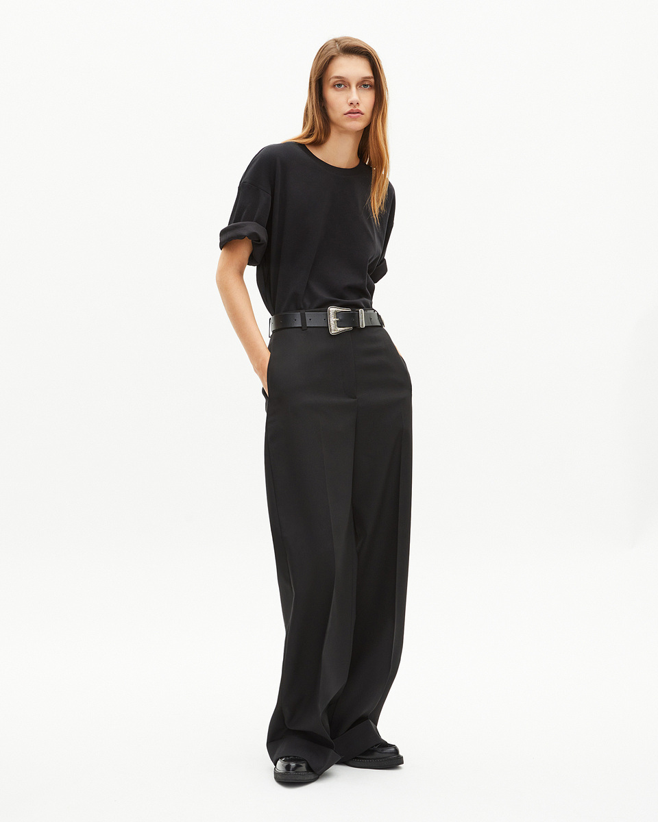 Wide-leg pants with black cuffs