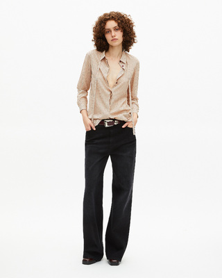 Shirt with beige polka-dot lavaliere