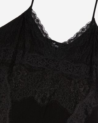 Long dress with black lace