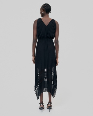 Black pleated long dress