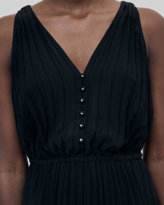 Black pleated long dress