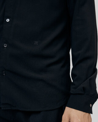 Black shirt