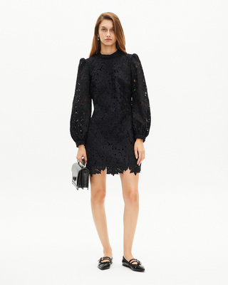 Short dress in black floral lace