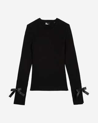 Sweater with black ribbons