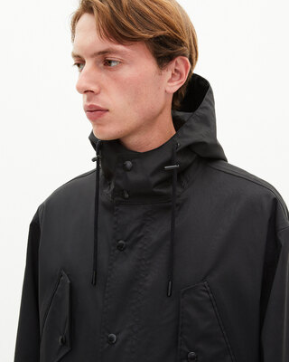 Water-repellent parka with black hood