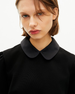 Short dress with claudine collar in black satin