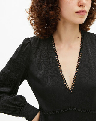 Short black leopard jacquard dress