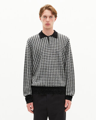 Black houndstooth sweater