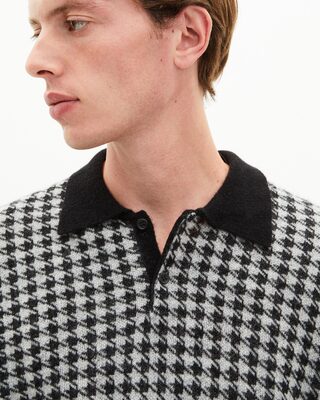 Black houndstooth sweater