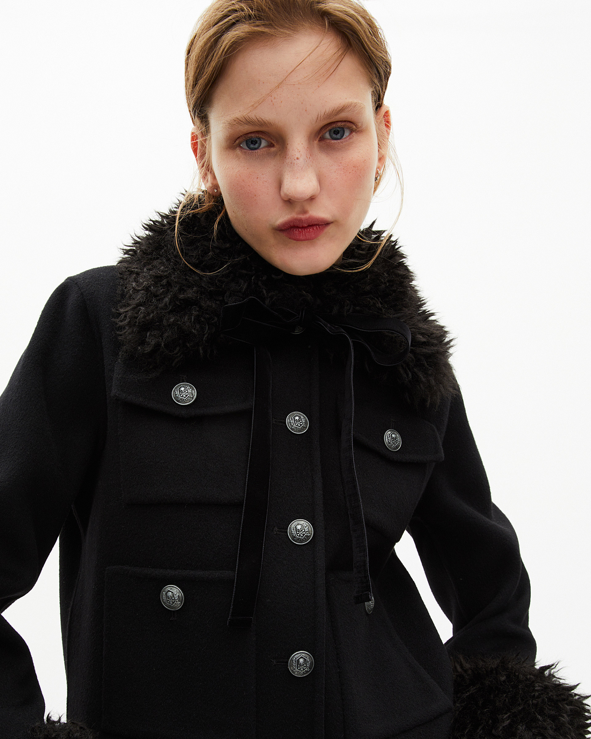 Black bouclette collar