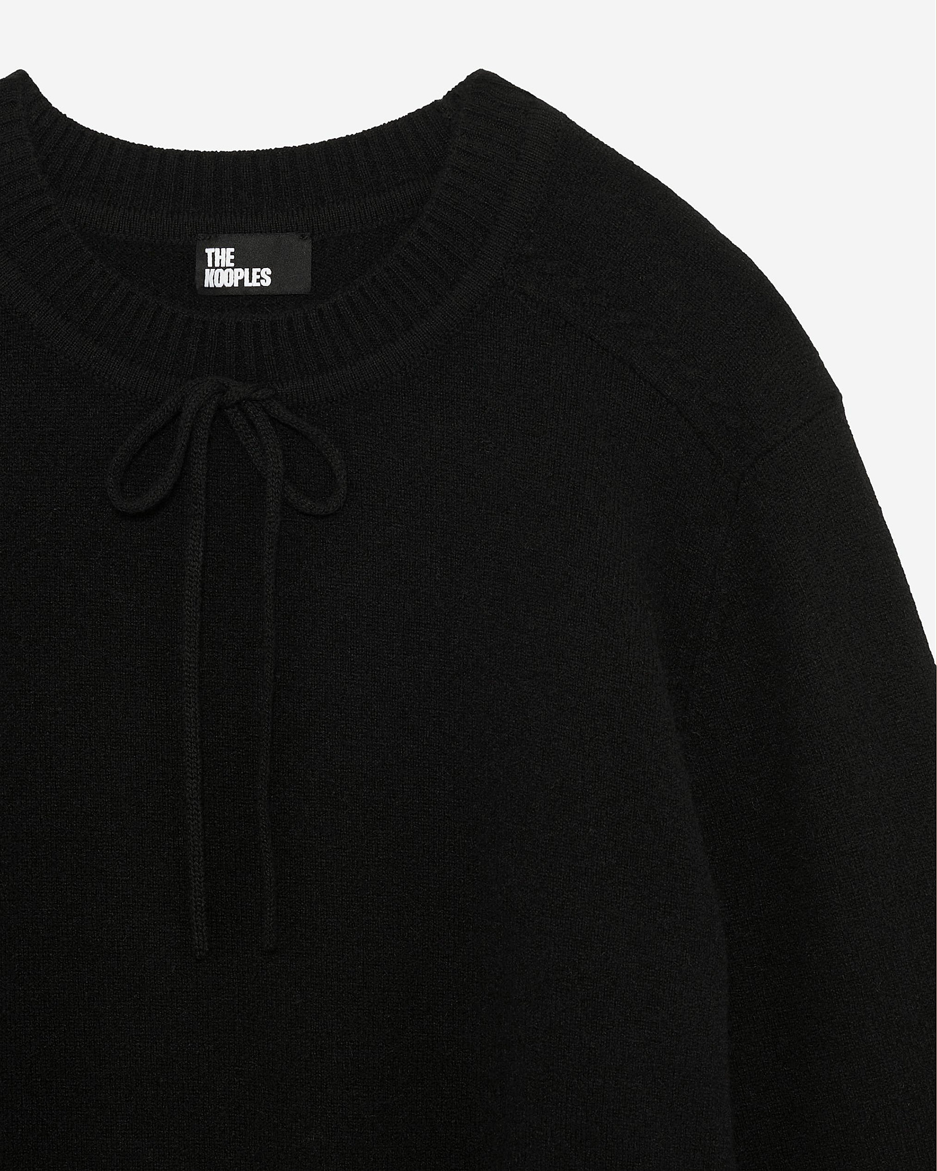 Black cashmere round-neck sweater