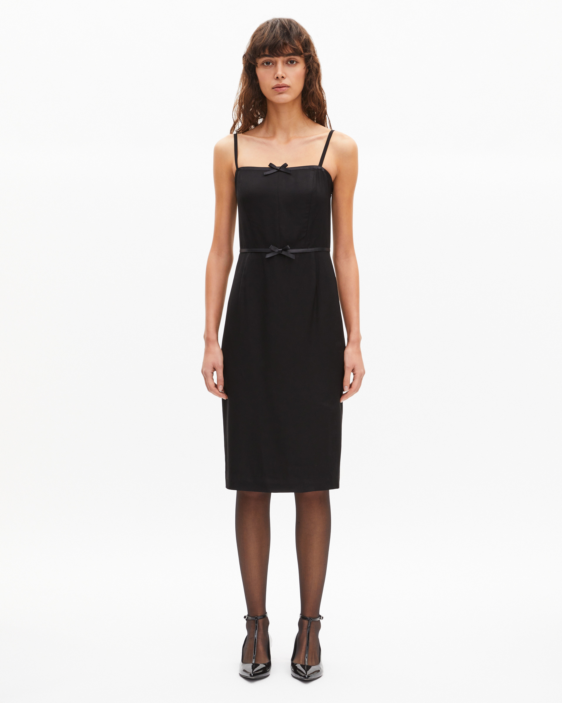 Short dress with black bow detail