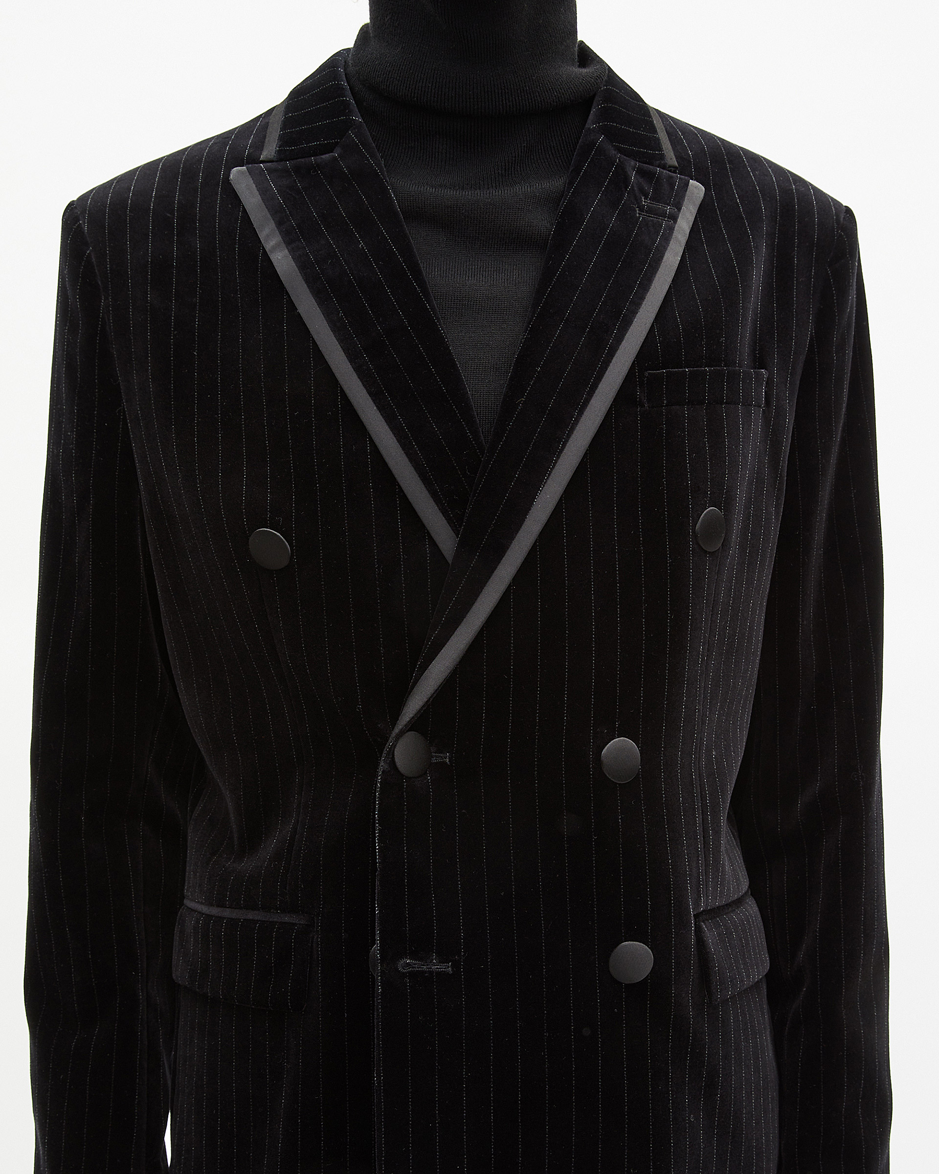 Double-breasted suit jacket in black velvet