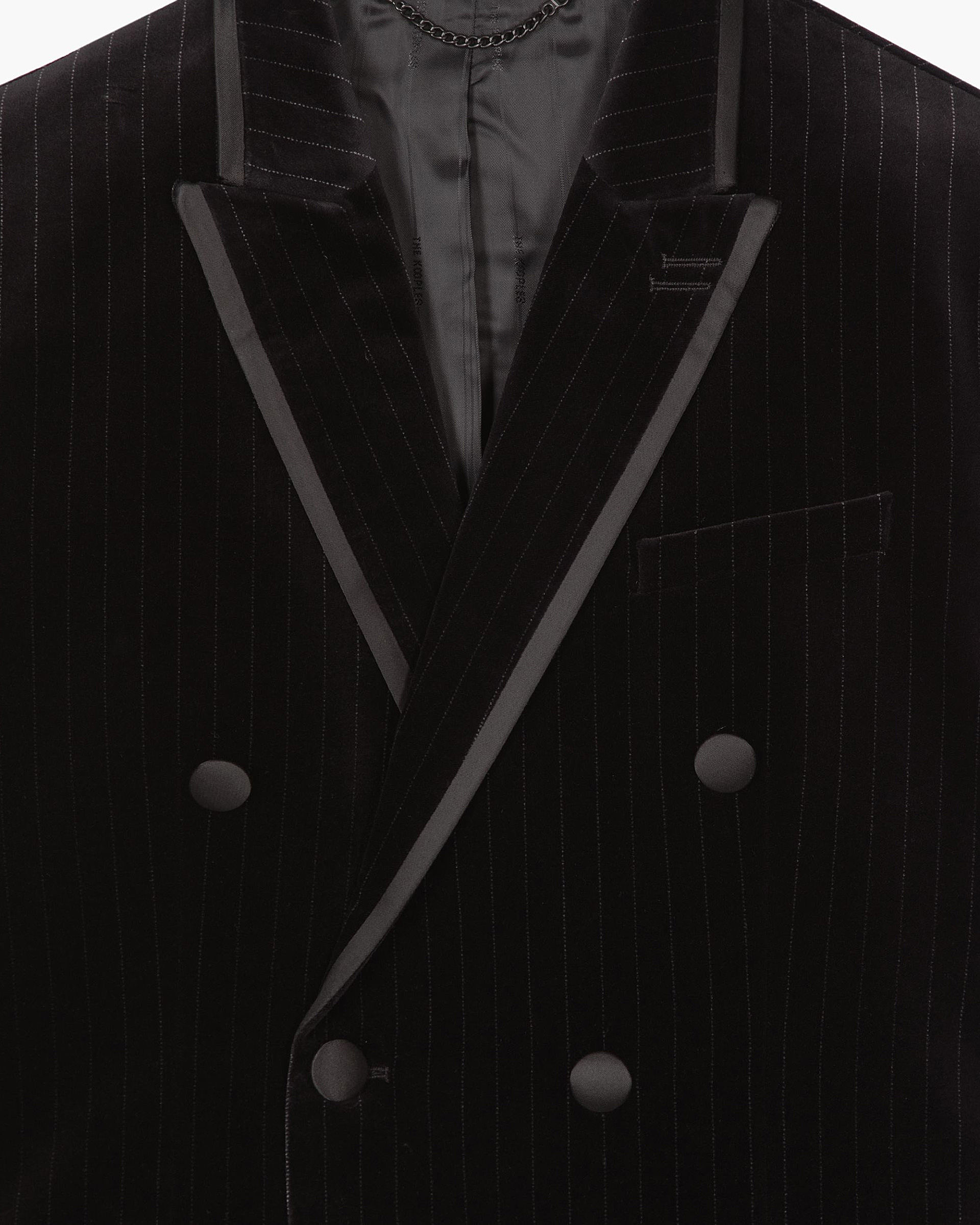 Double-breasted suit jacket in black velvet