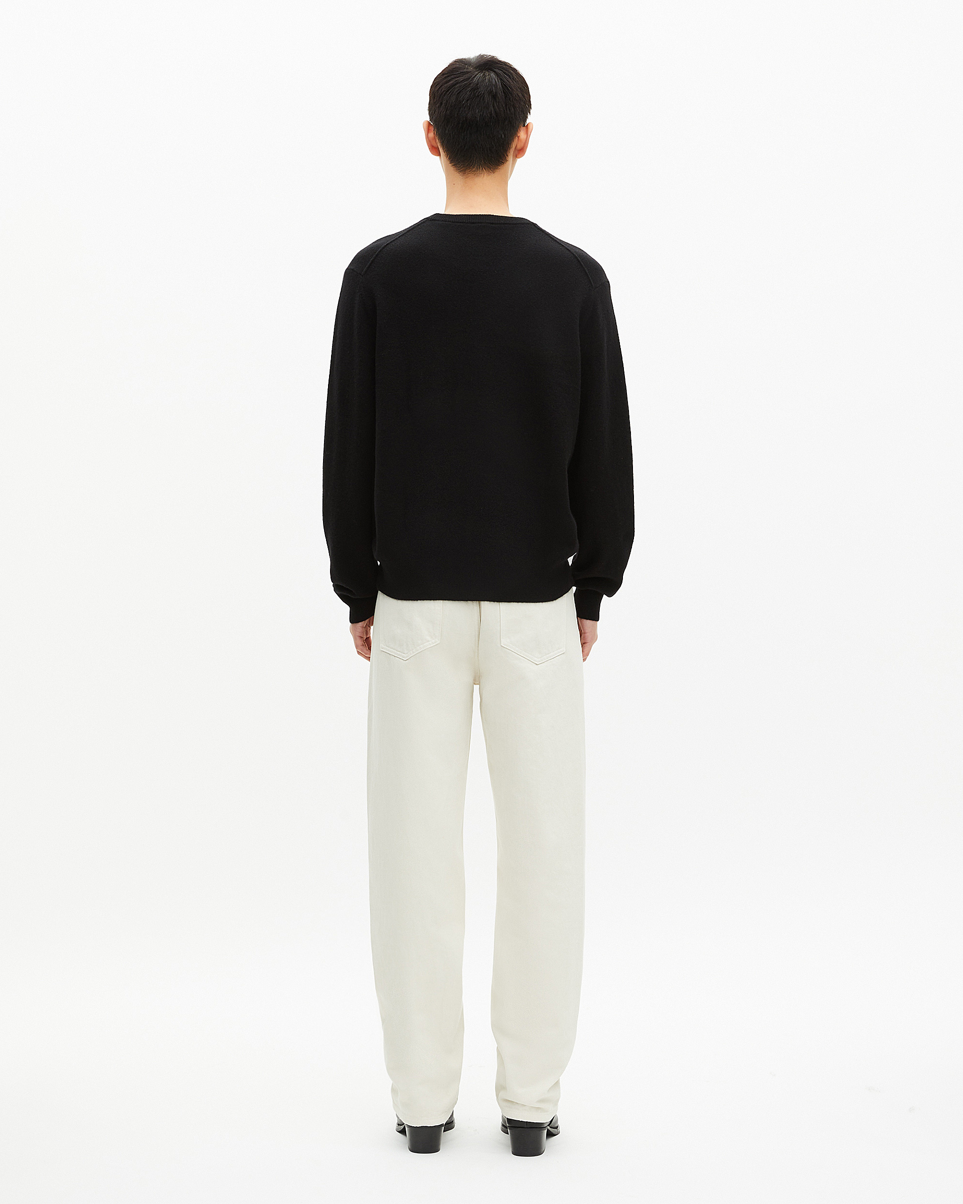 Black cashmere round-neck sweater