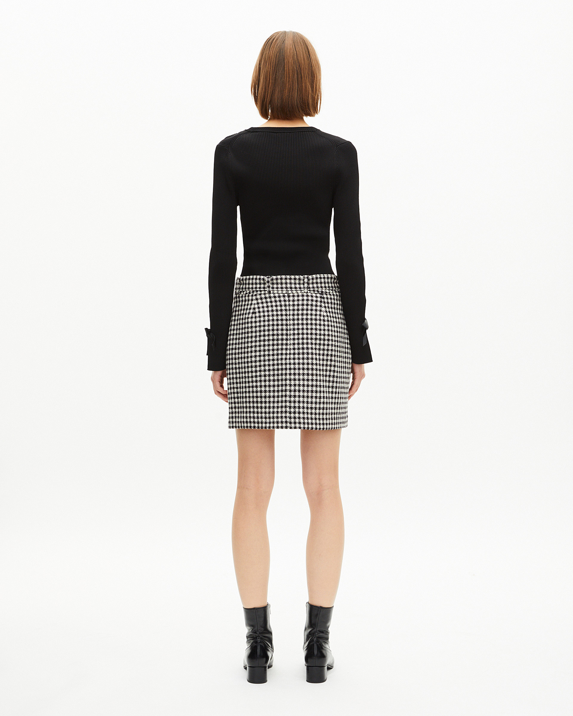 Short black and white houndstooth skirt