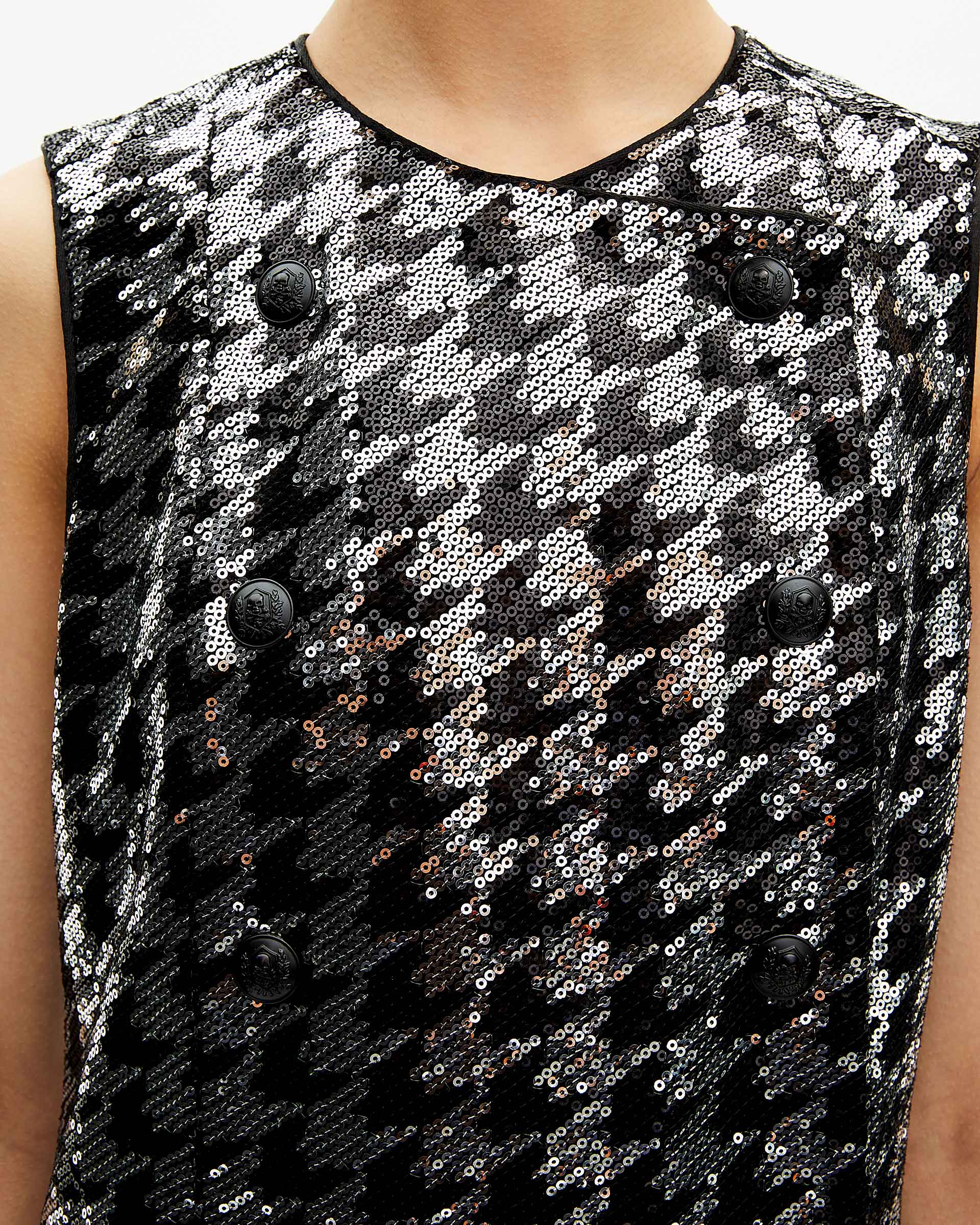 Short houndstooth dress with black sequins