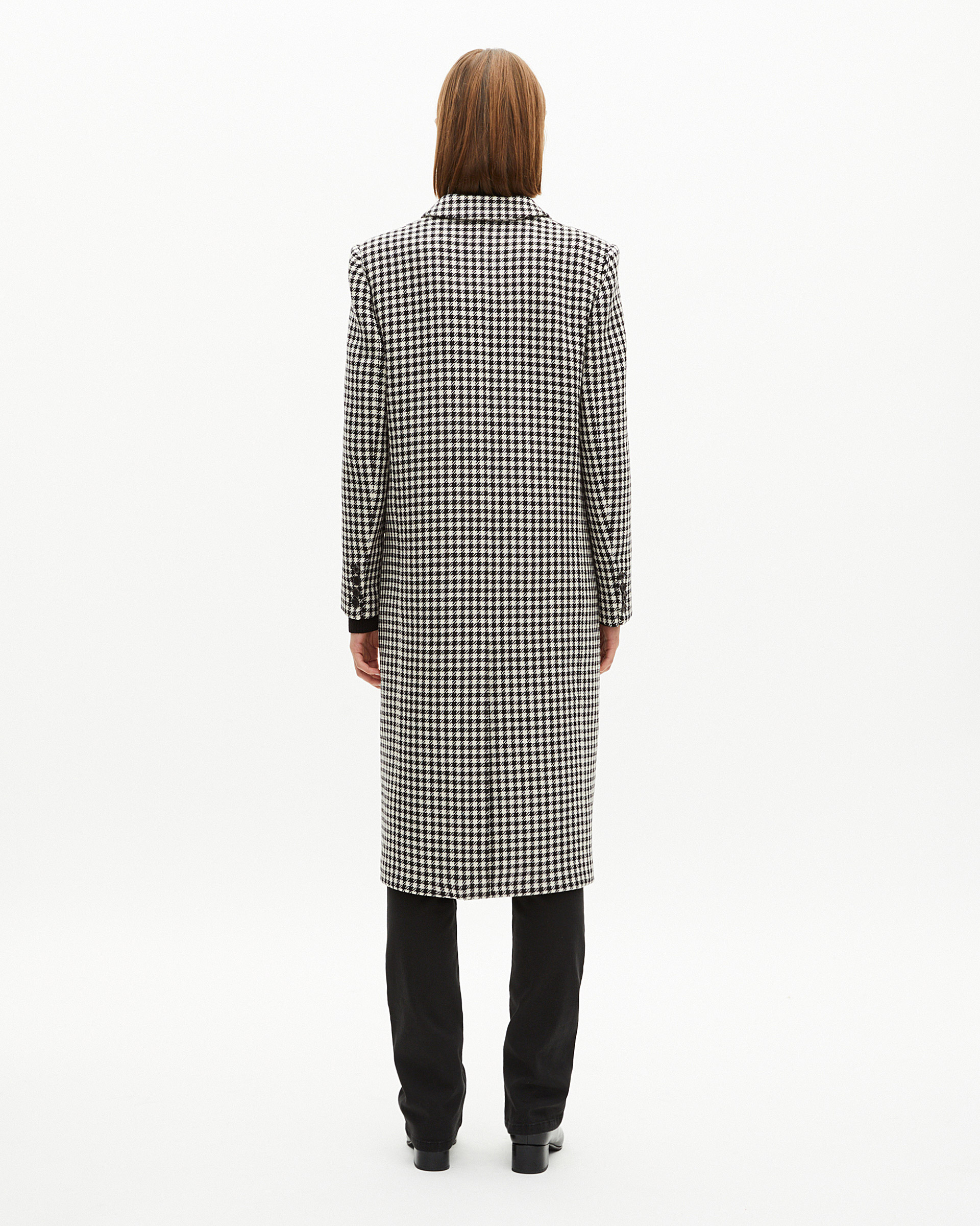 Long houndstooth coat in black and white wool