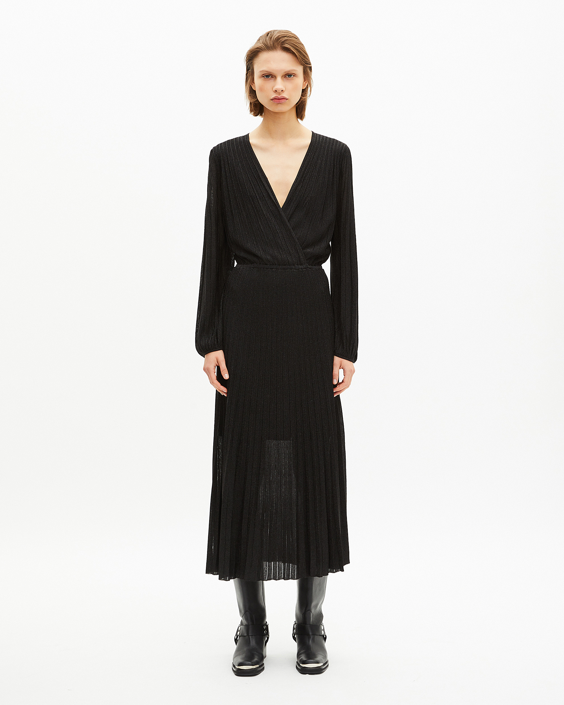 Pleated long dress in black lurex