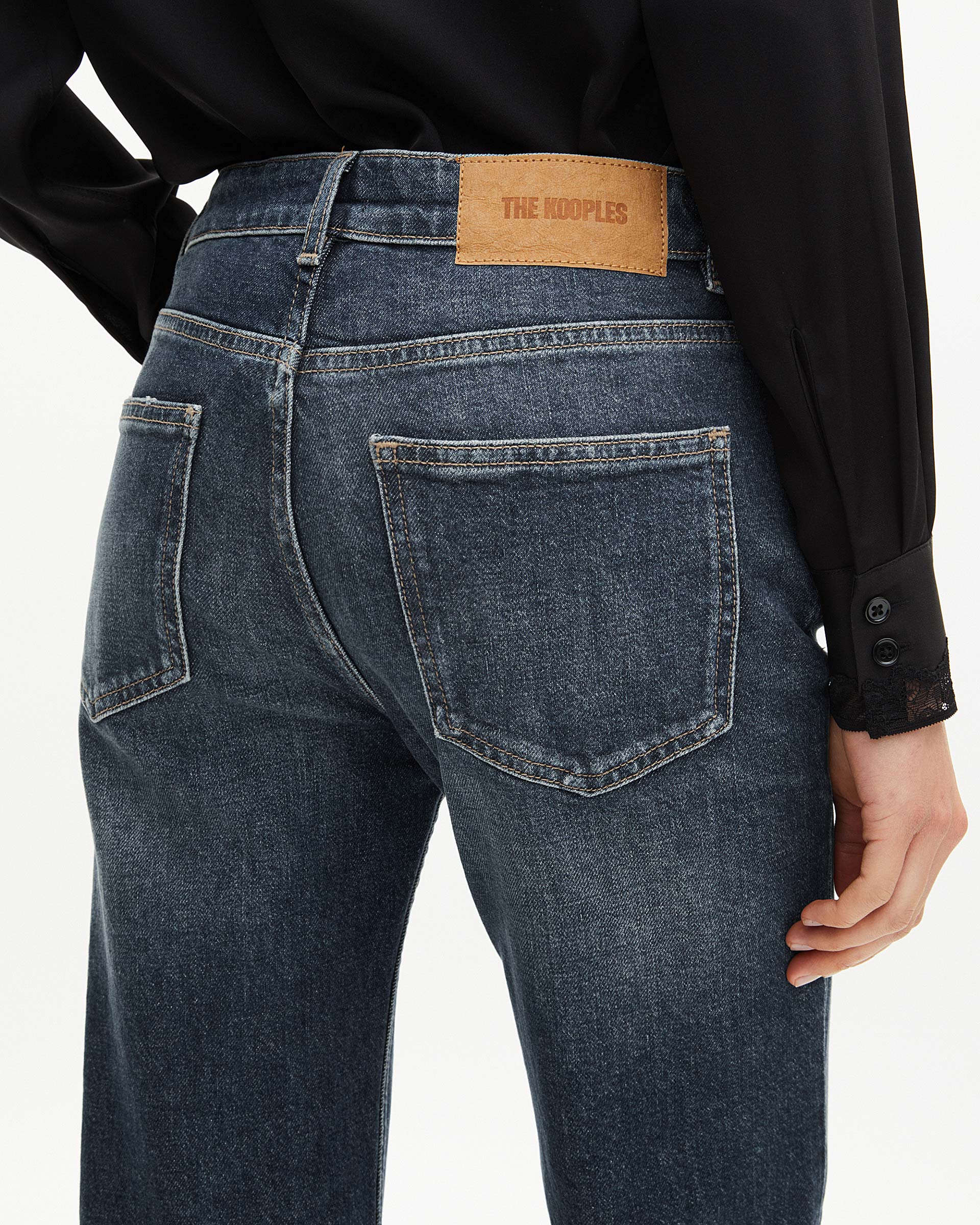 Blue wide-leg jeans