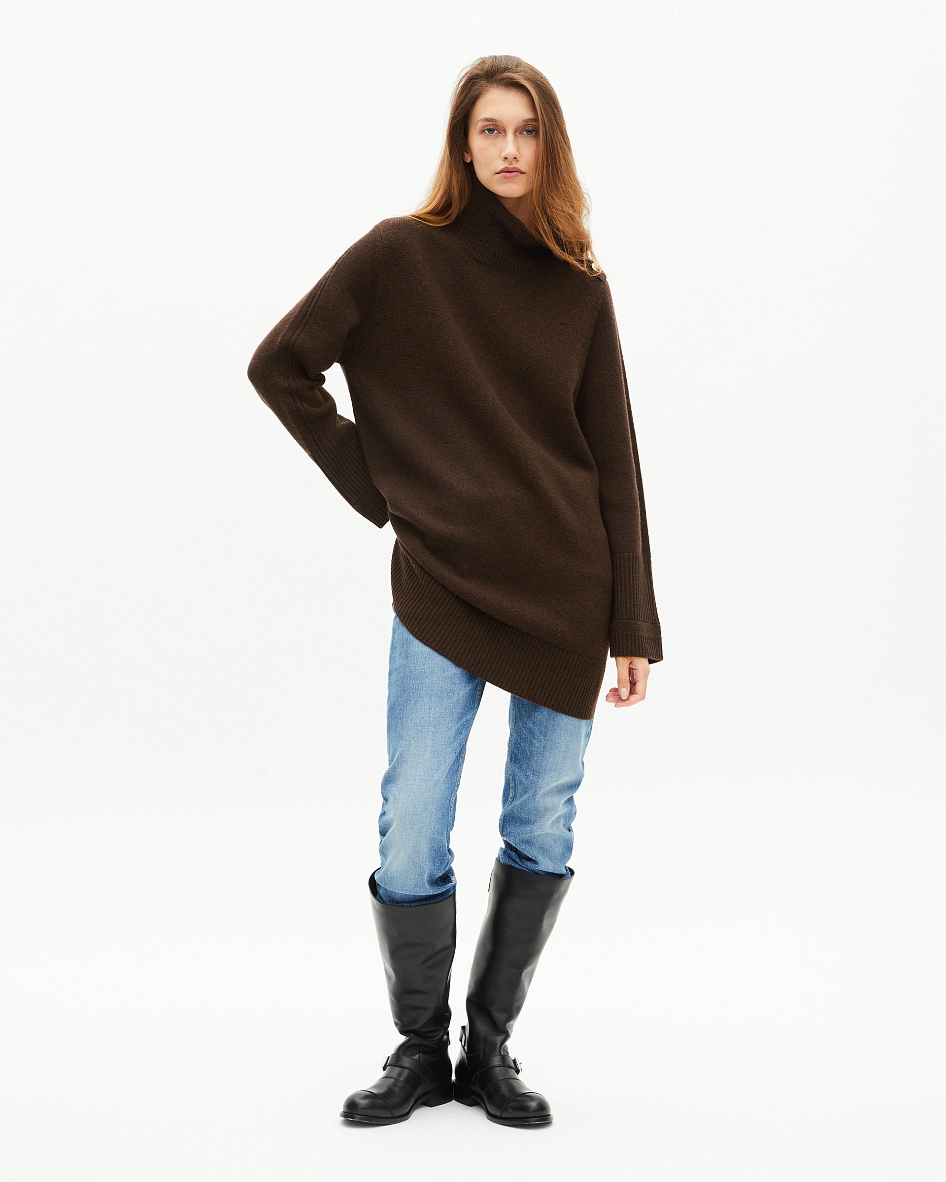 Short dress in brown wool