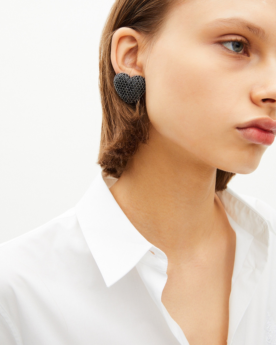 Black clip-on earrings