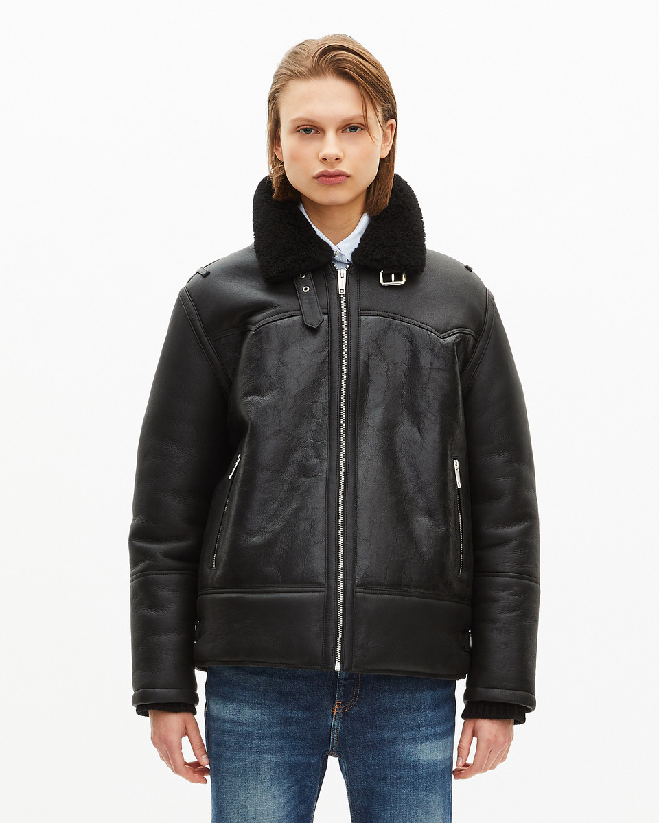 Short black sherpa fleece with sherpa collar