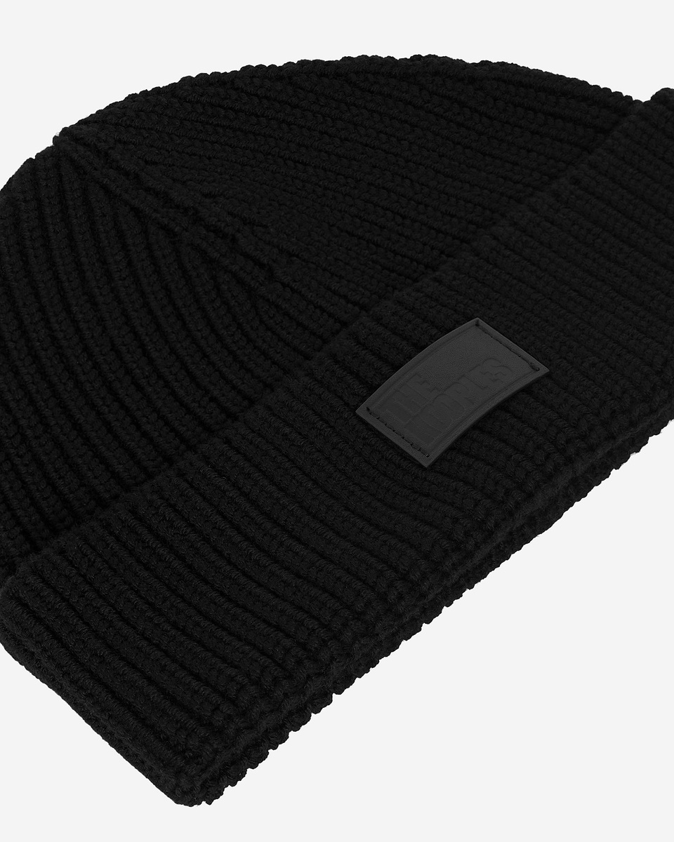 Beanie with black lapel