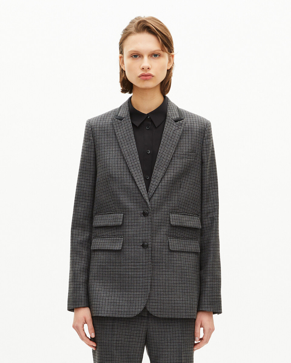 Tailored jacket in black and grey fleece