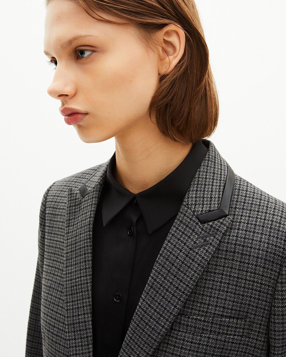 Tailored jacket in black and grey fleece