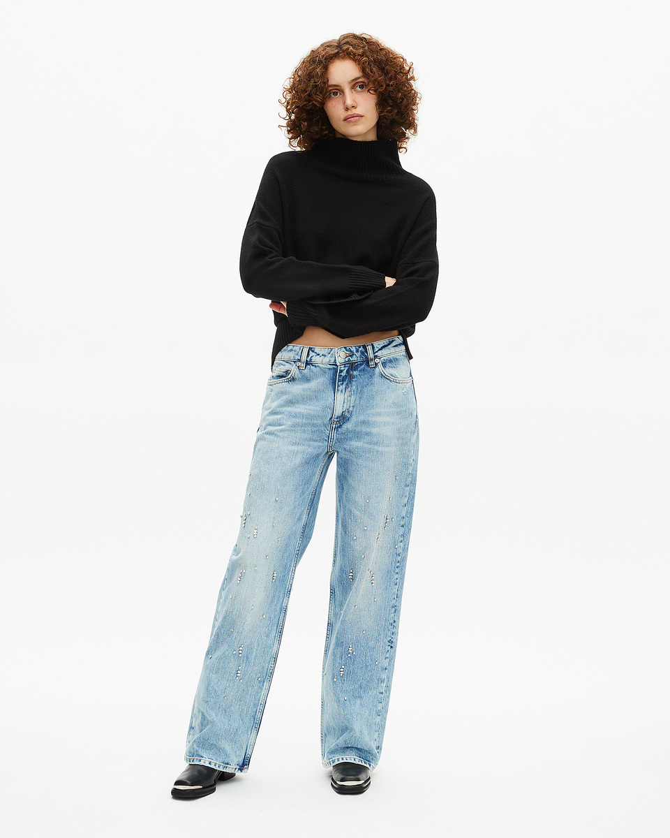 Black cashmere stand-up collar sweater