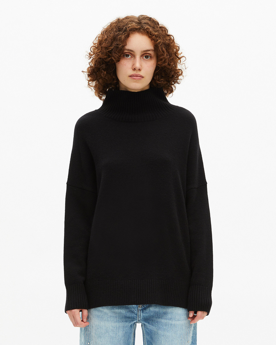 Black cashmere stand-up collar sweater