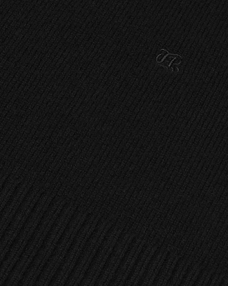 Black cashmere stand-up collar sweater