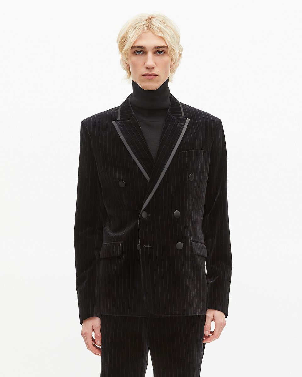 Double-breasted suit jacket in black velvet