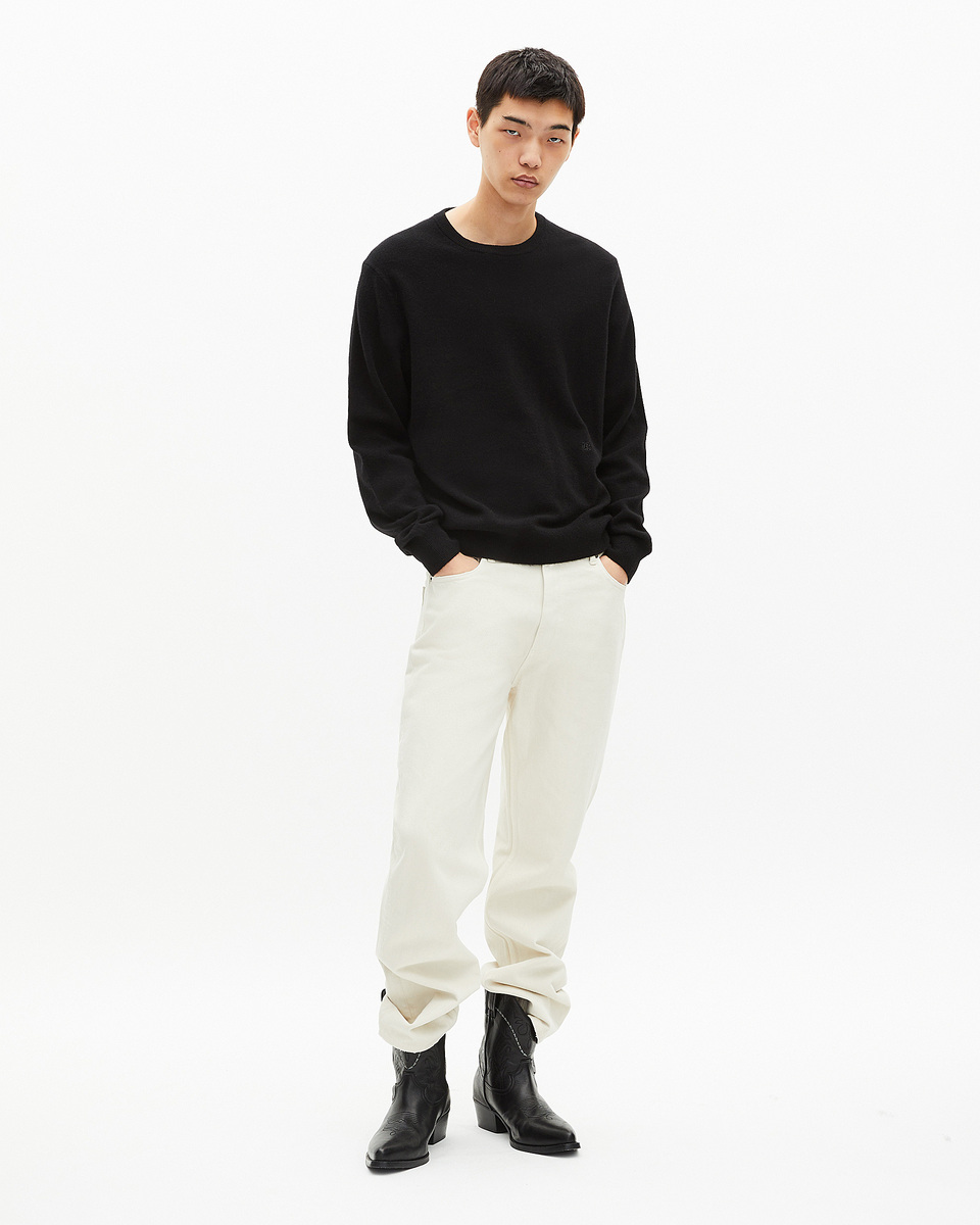 Black cashmere round-neck sweater
