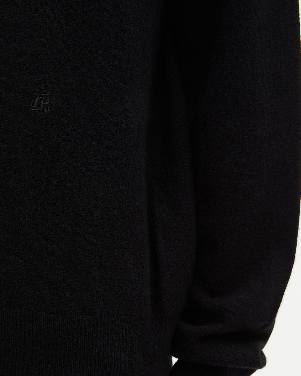 Black cashmere round-neck sweater