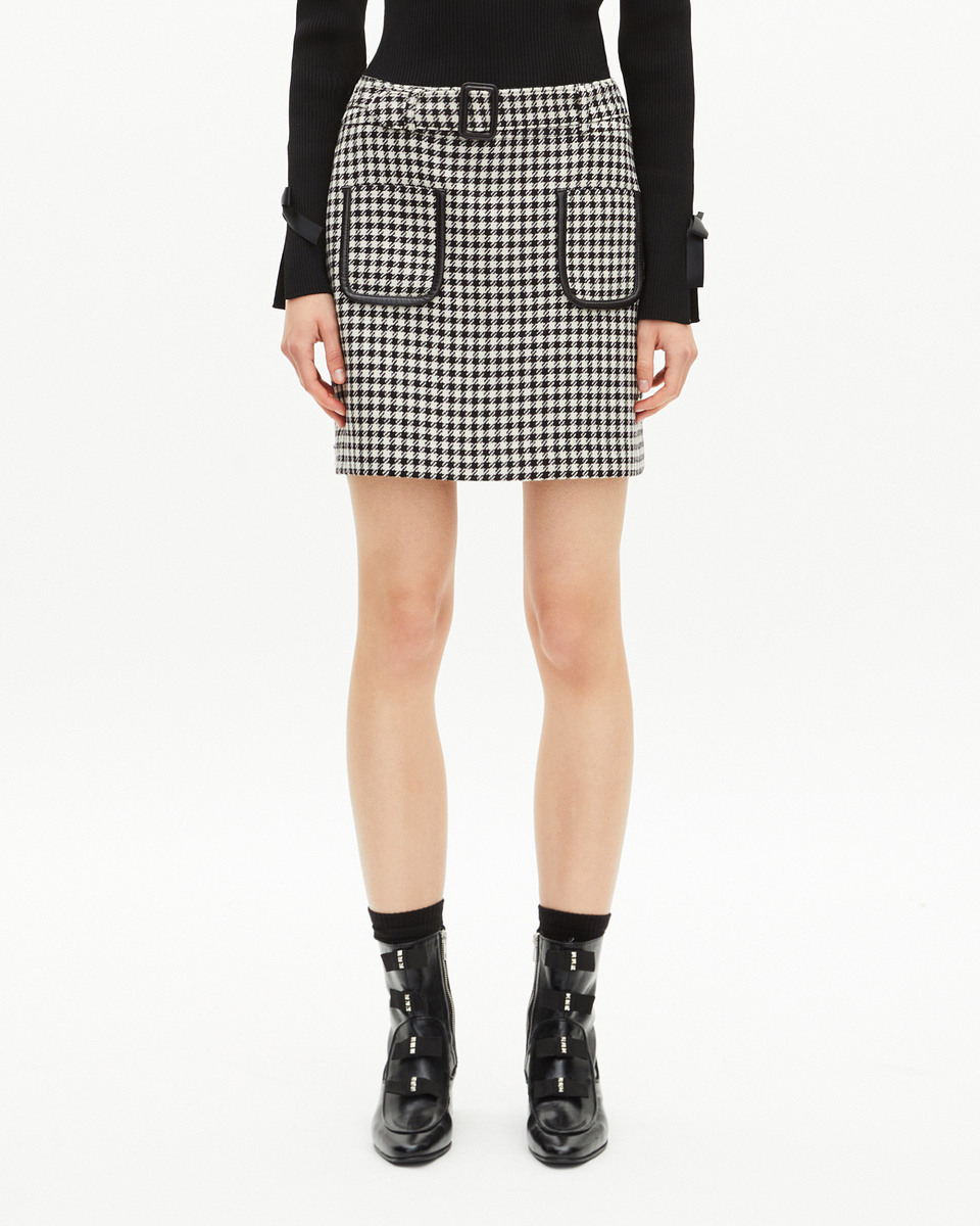 Short black and white houndstooth skirt