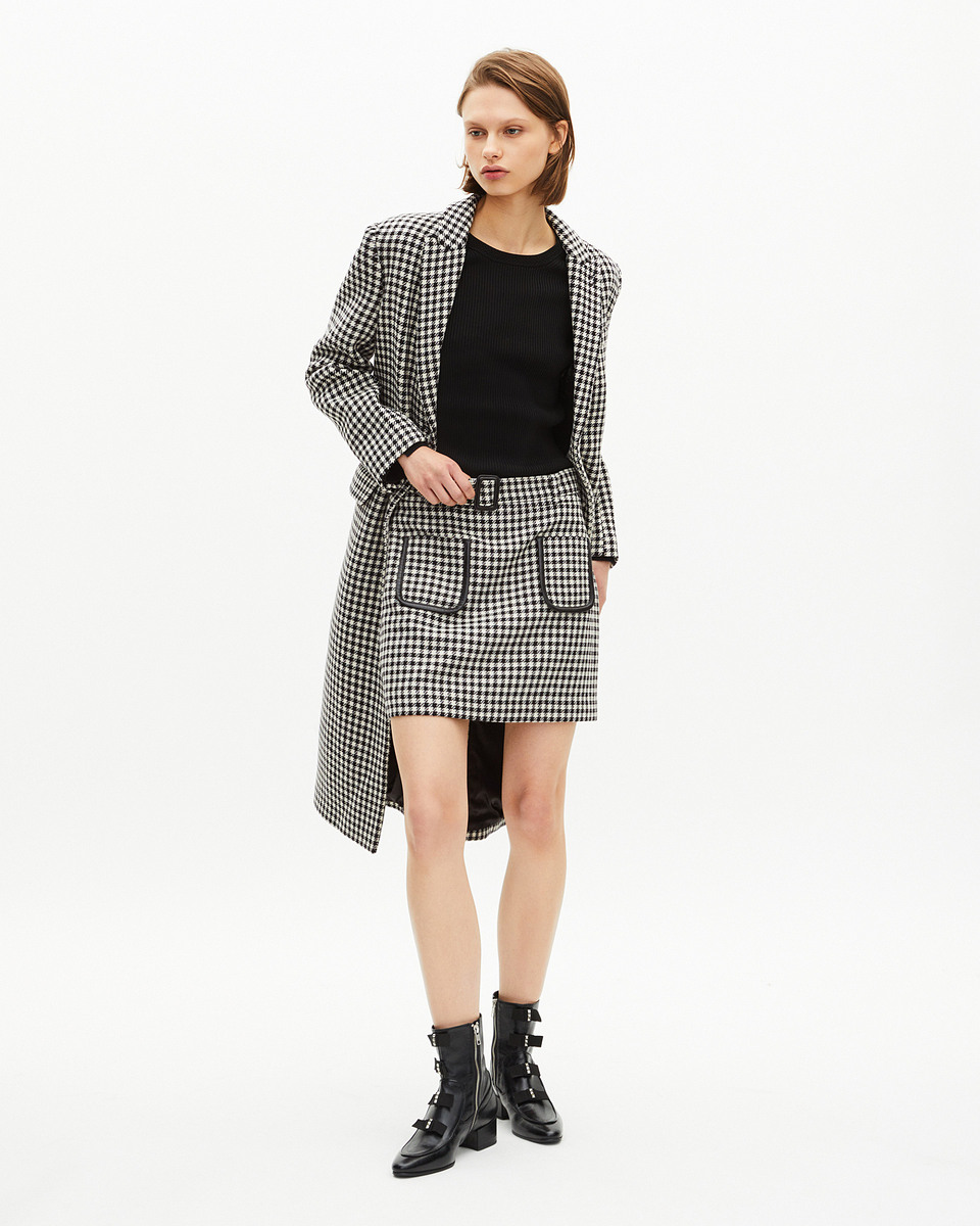 Short black and white houndstooth skirt